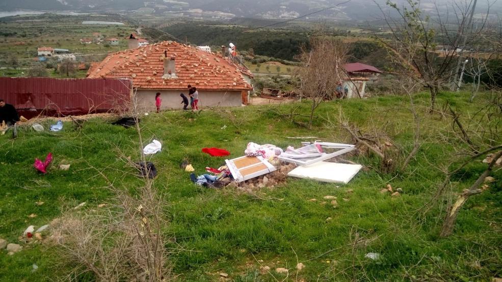 Aydında rüzgâr bir konteyner evi uçurdu