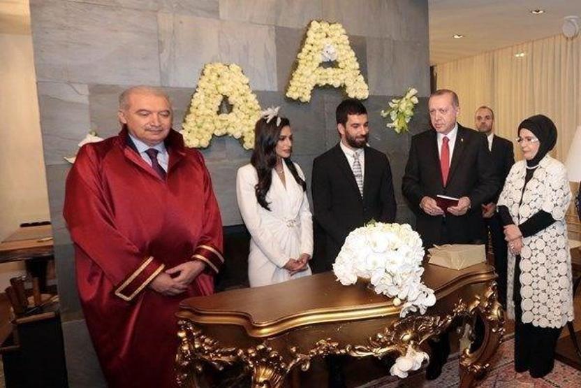 Aslıhan Doğan yeni hesabından paylaşım yaptı