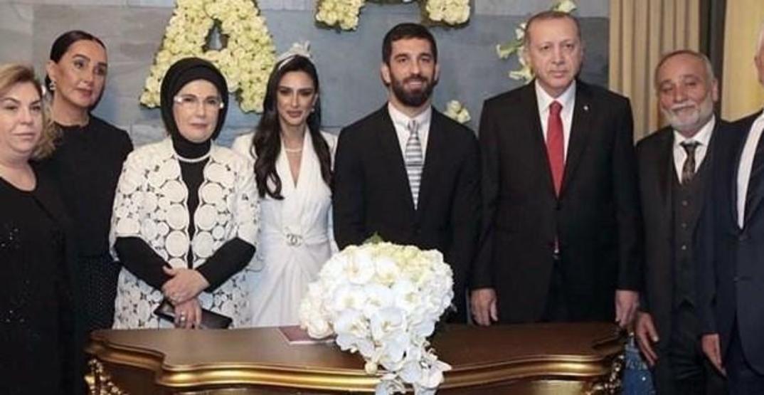 Aslıhan Doğan yeni hesabından paylaşım yaptı