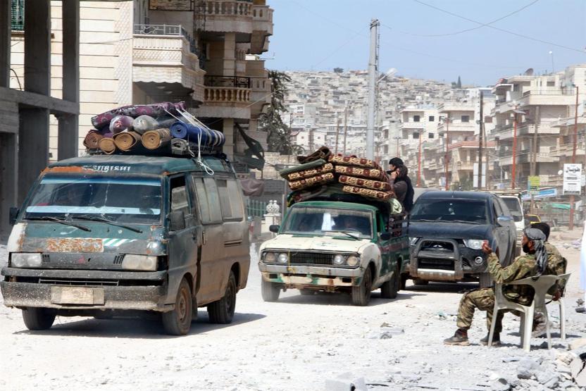 Siviller Türk askerlerinin girdiği Afrin’e dönmeye başladı