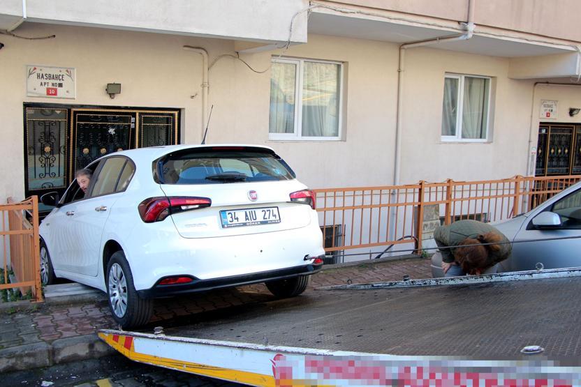 Bir anlık dalgınlıkla oldu: Vites hatası yaptı şok geçirdi