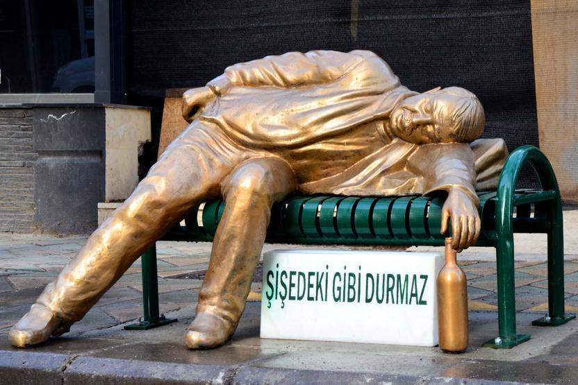 Eskişehirde bir ilginç heykel daha