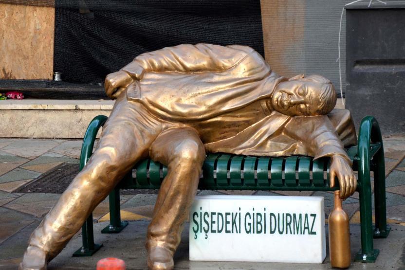 Eskişehirde bir ilginç heykel daha