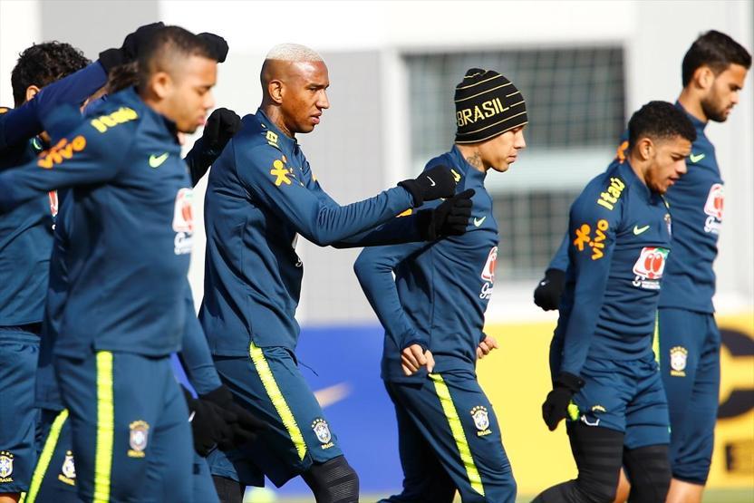 Anderson Talisca Brezilya Milli Takımı antrenmanında