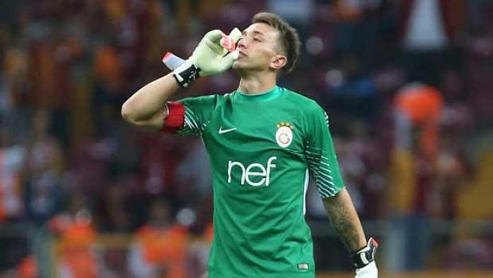 Muslera: İtalya’yı ve Roma’yı çok özlüyorum