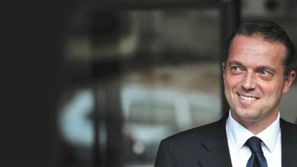Cem Uzanın 1 milyonluk bağışı İngiltereyi karıştırdı