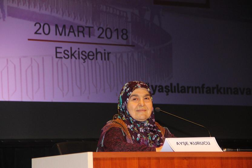Hür Kız 60 yaşında fenomen oldu