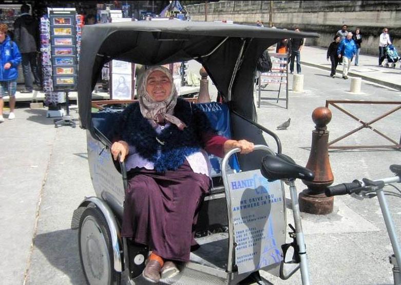 Hür Kız 60 yaşında fenomen oldu