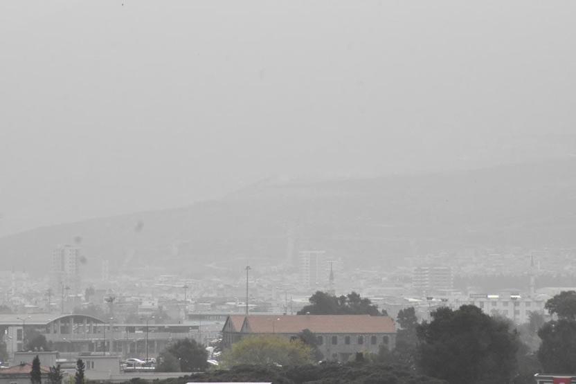 Gökten çamur yağdı...İstanbul, İzmir, Kocaeli ve Sakarya