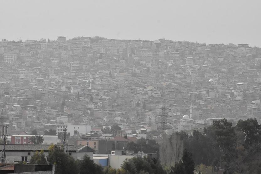 Gökten çamur yağdı...İstanbul, İzmir, Kocaeli ve Sakarya