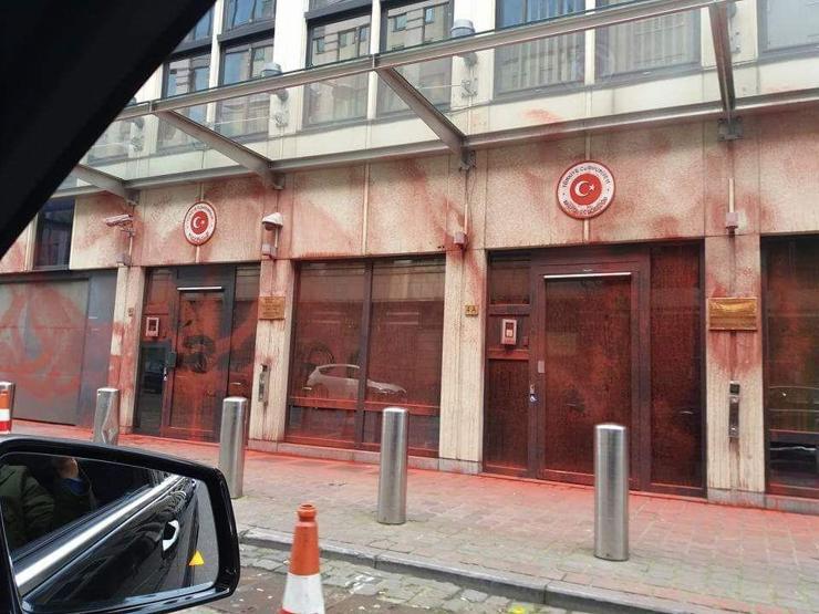 Türkiyenin Brüksel Büyükelçiliğine saldırı