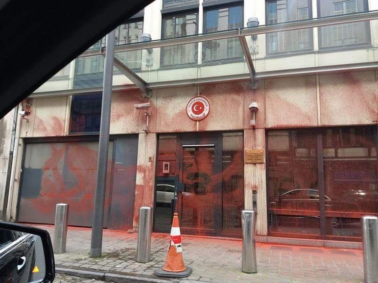 Türkiyenin Brüksel Büyükelçiliğine saldırı