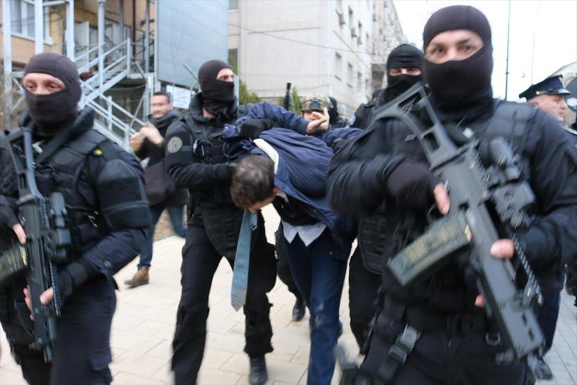 Kosovada gerilim: Sırp yetkili gözaltına alındı, Balkanlar karıştı
