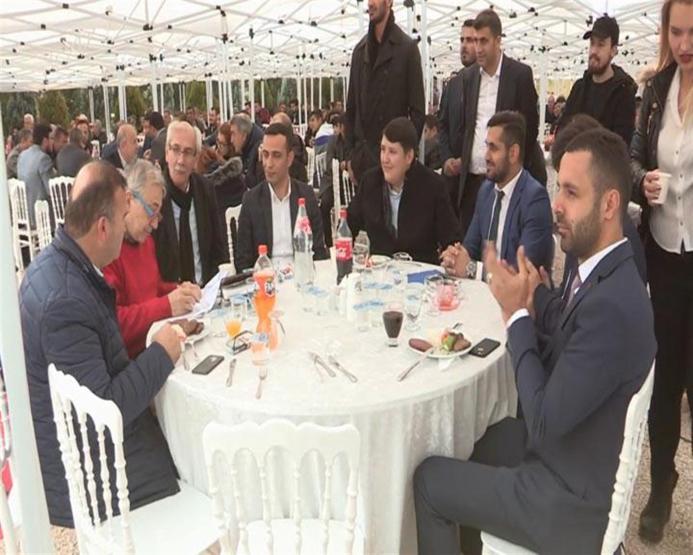 Çiftlik Bank, Taraklıda davullu zurnalı ve mangallı açılış yapmış