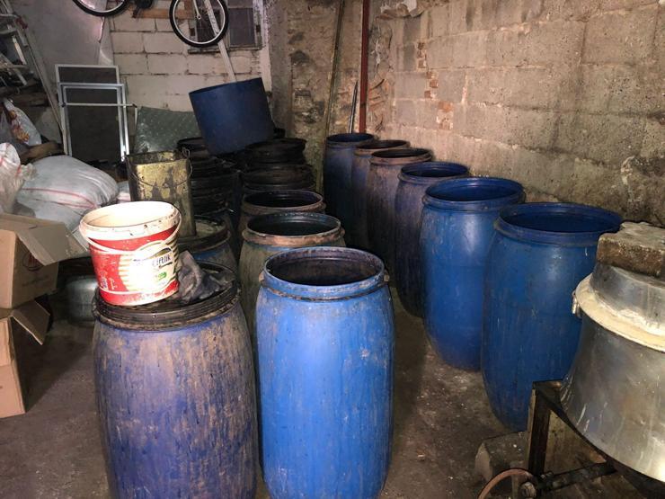 Adana’da 5 bin 235 litre sahte rakı ele geçirildi