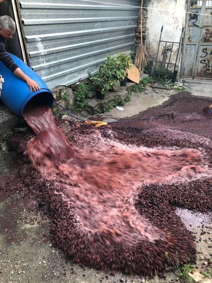 Adana’da 5 bin 235 litre sahte rakı ele geçirildi