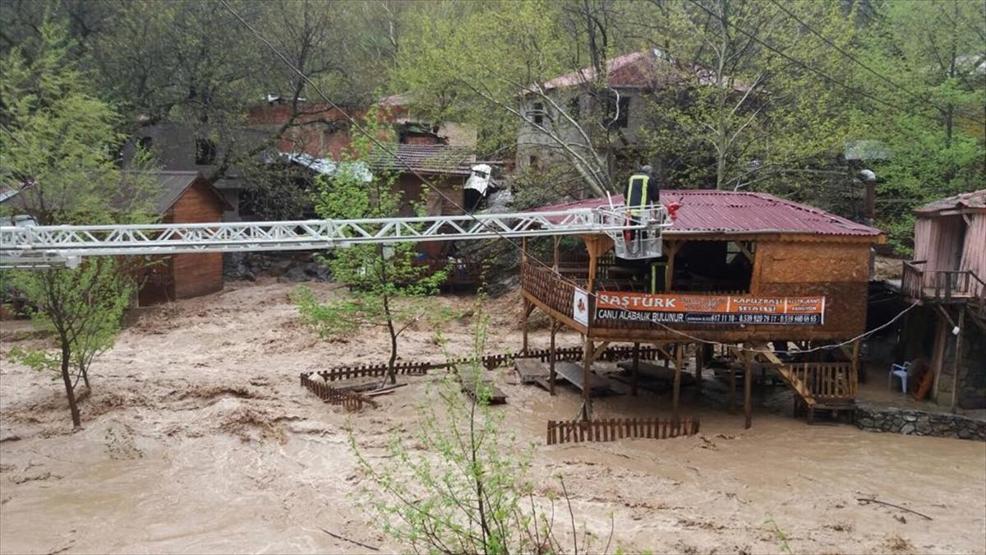 Selden mahsur kalan çift kurtarıldı