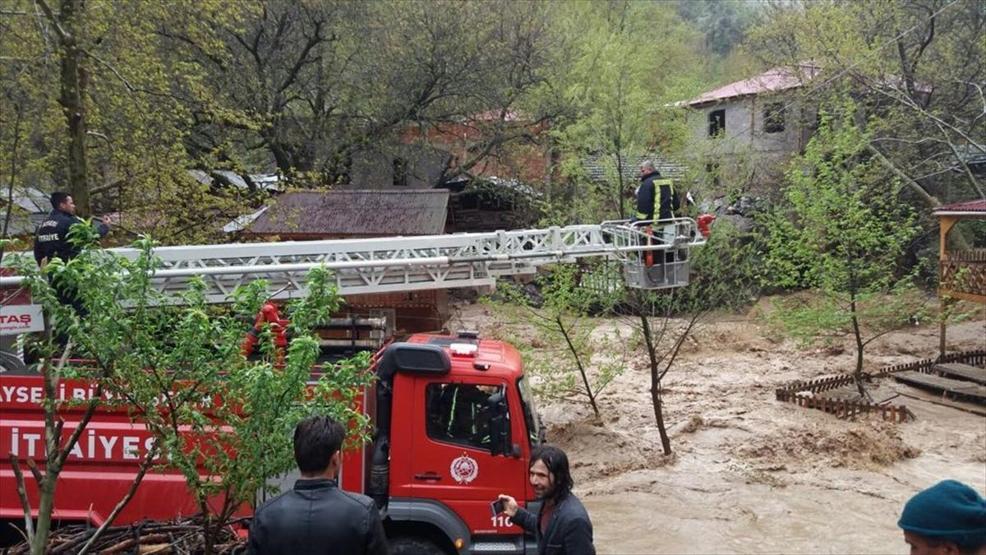 Selden mahsur kalan çift kurtarıldı