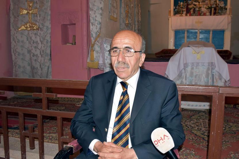 368 yıllık kilisede tek başına Paskalyayı kutladı