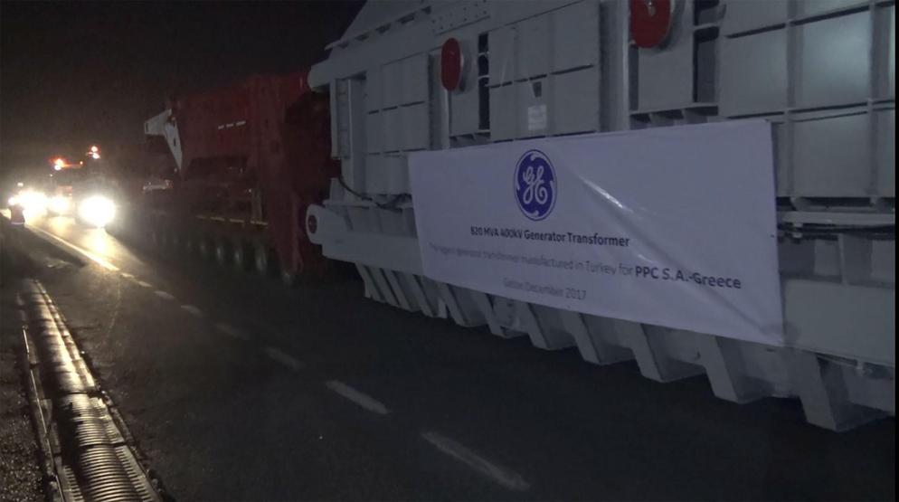 Yarım saatlik yolu 6,5 saatte gitti 280 tekerlekli araç taşıdı