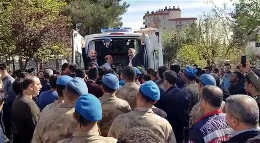Şehit uzman çavuş damat salavatı ve zılgıtlarla uğurlandı