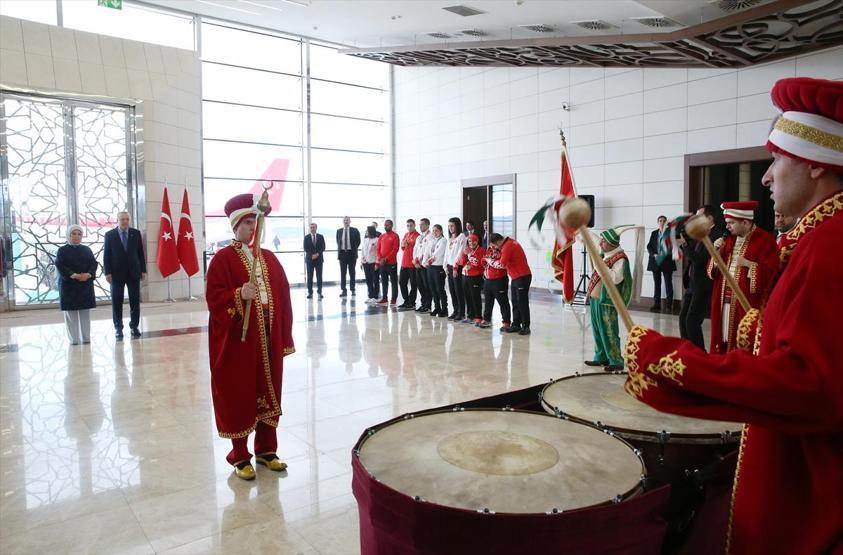 Cumhurbaşkanı Erdoğanı mehterle karşıladılar