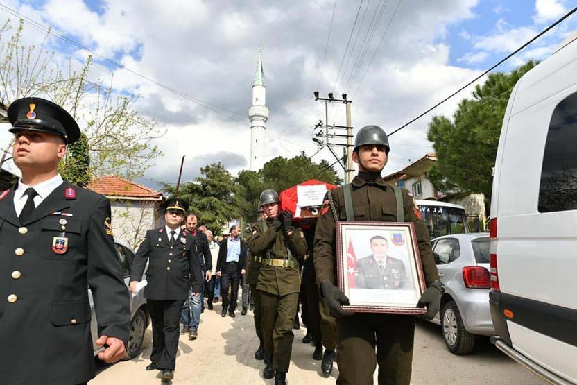Şehit uzman çavuşlar gözyaşlarıyla uğurlandı