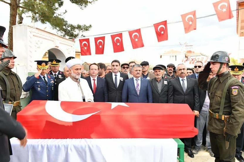 Şehit uzman çavuşlar gözyaşlarıyla uğurlandı