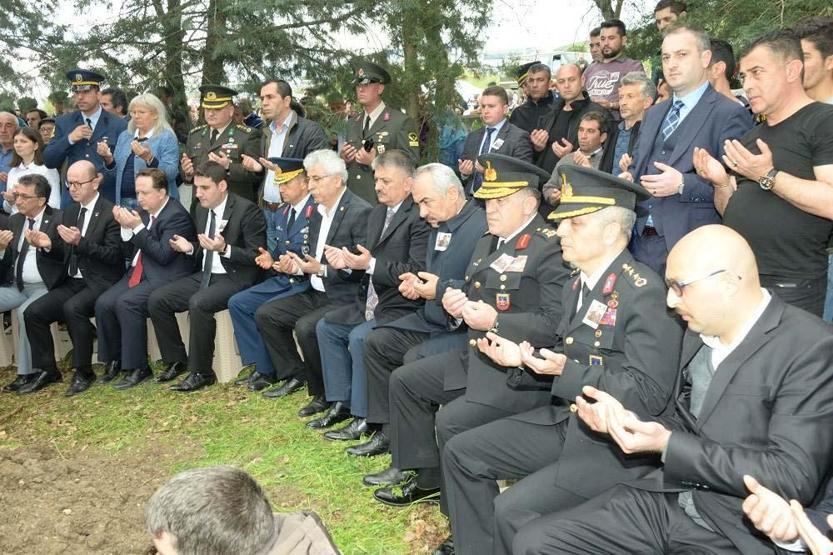 Şehit uzman çavuşlar gözyaşlarıyla uğurlandı
