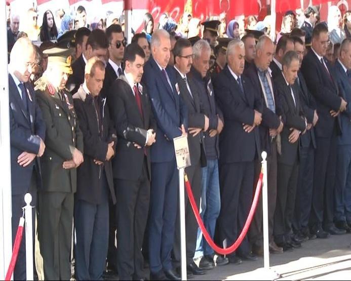 Şehit uzman çavuşlar gözyaşlarıyla uğurlandı