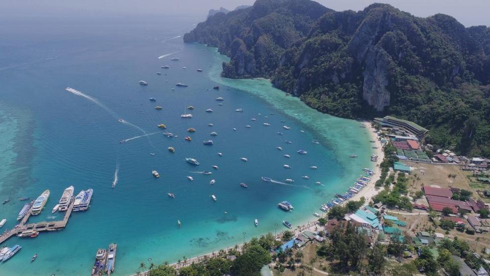 Dünyanın en ünlü plajı tarih oldu, turiste kapatılıyor