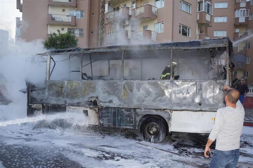 Yolcu otobüsü aniden alev aldı, yolcular ölümden döndü