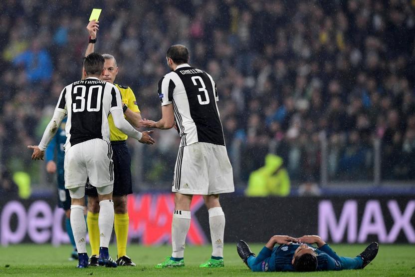 Ronaldo futbol tarihine geçti