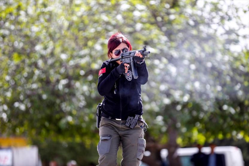 Antalya emniyetinin Lara Croftu