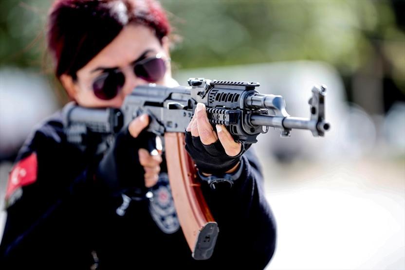 Antalya emniyetinin Lara Croftu