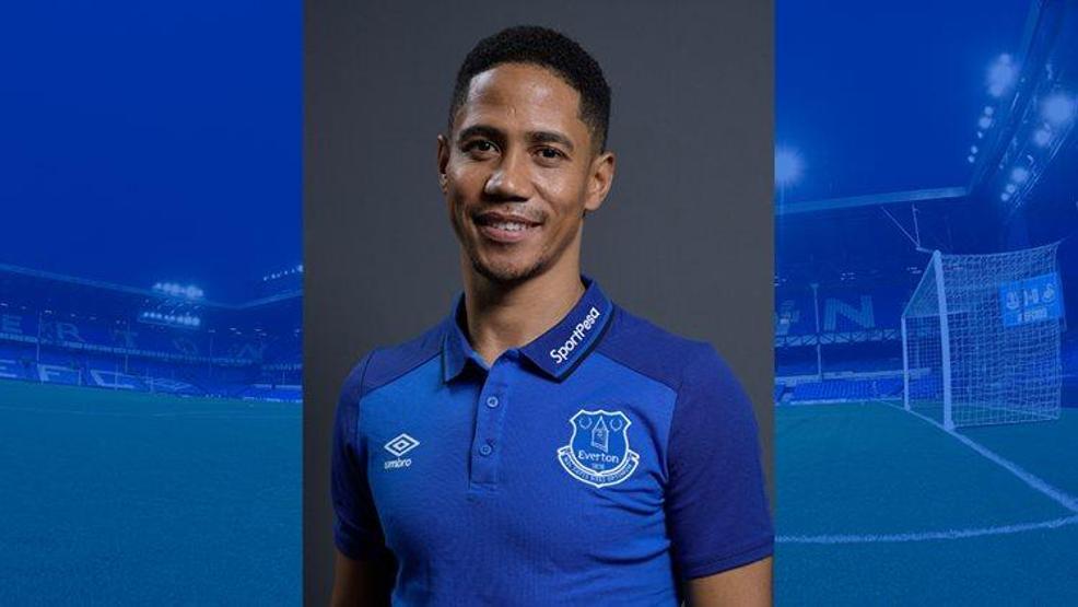 Acıların futbolcusu Steven Pienaar Evertonın elçisi ilan edildi