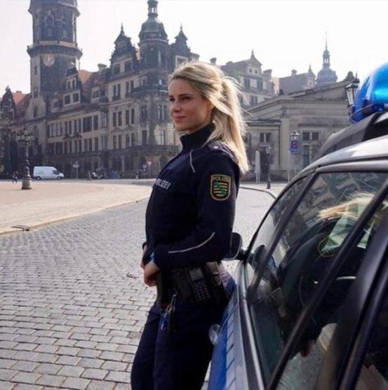 Instagramın en ünlü polisi oldu