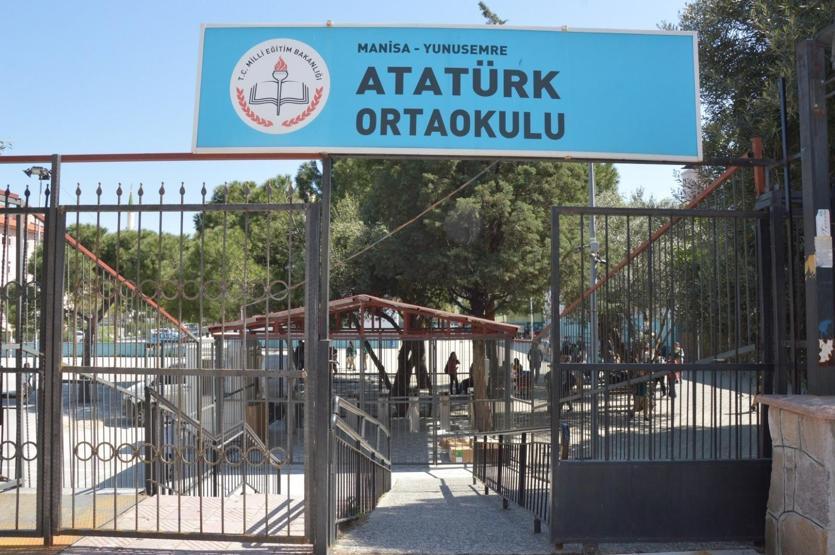 Ortaokula 70 bin liraya akıllı turnike sistemi yapıldı