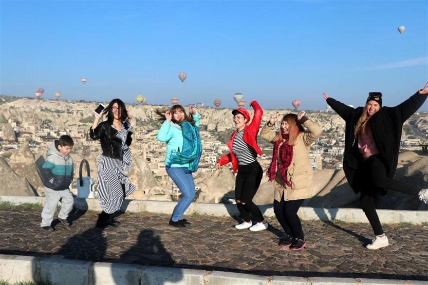 Kapadokyalı turizmcilerin yüzü gülüyor