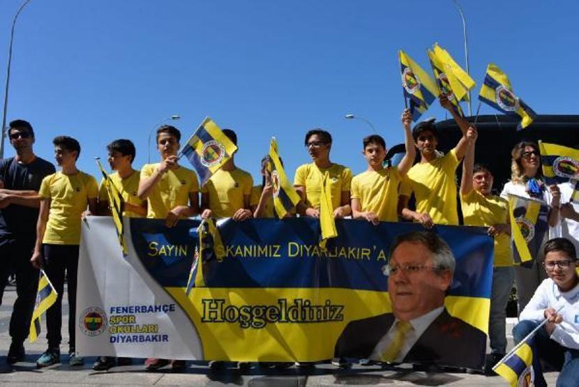 Aziz Yıldırım, Diyarbakırda davul-zurna ile karşılandı