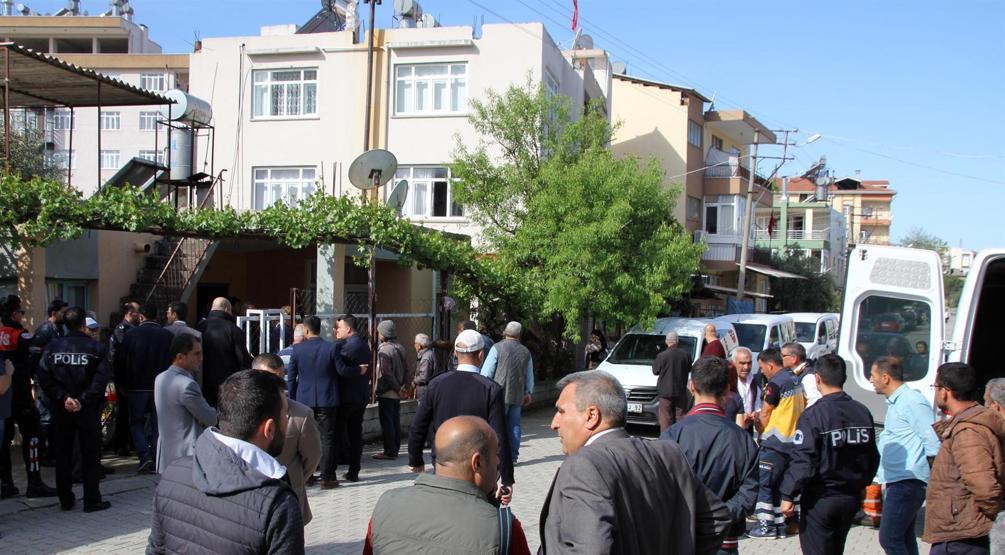 Polisin anne babası evlerinde ölü bulundu