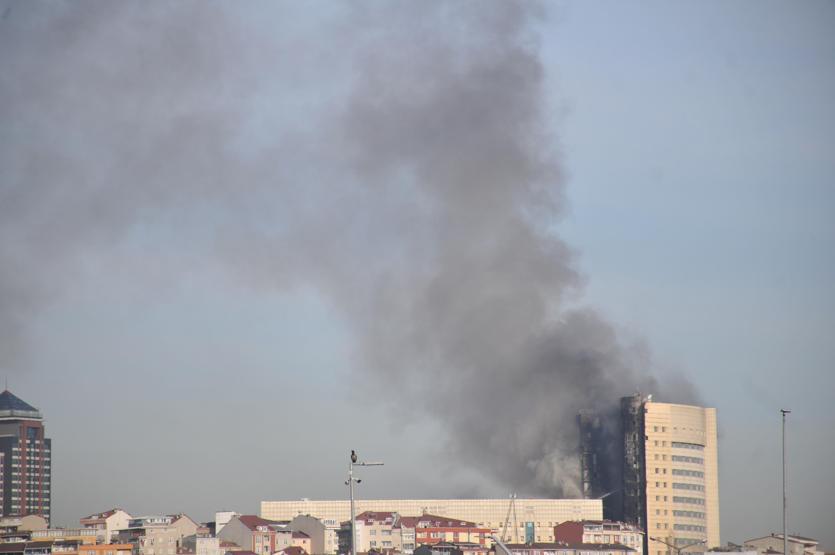 Taksim Eğitim ve Araştırma Hastanesinde çıkan yangından ilk kareler