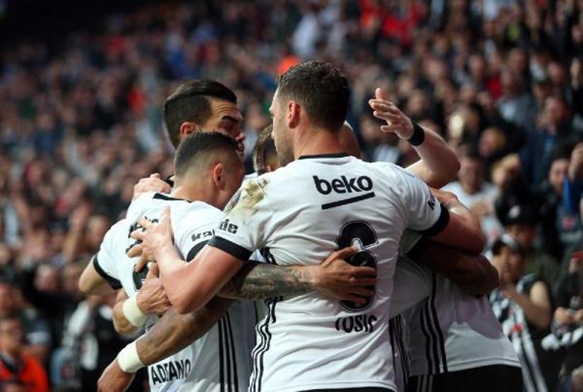 Beşiktaş, Göztepeye karşı gol oldu yağdı