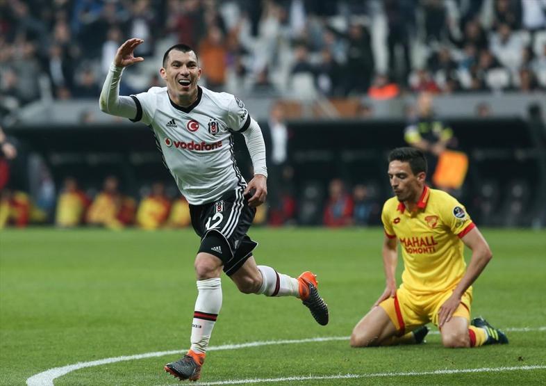Beşiktaş, Göztepeye karşı gol oldu yağdı