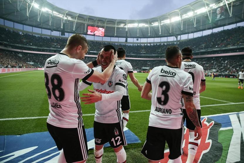 Beşiktaş, Göztepeye karşı gol oldu yağdı