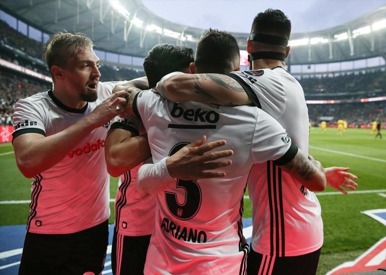 Beşiktaş, Göztepeye karşı gol oldu yağdı