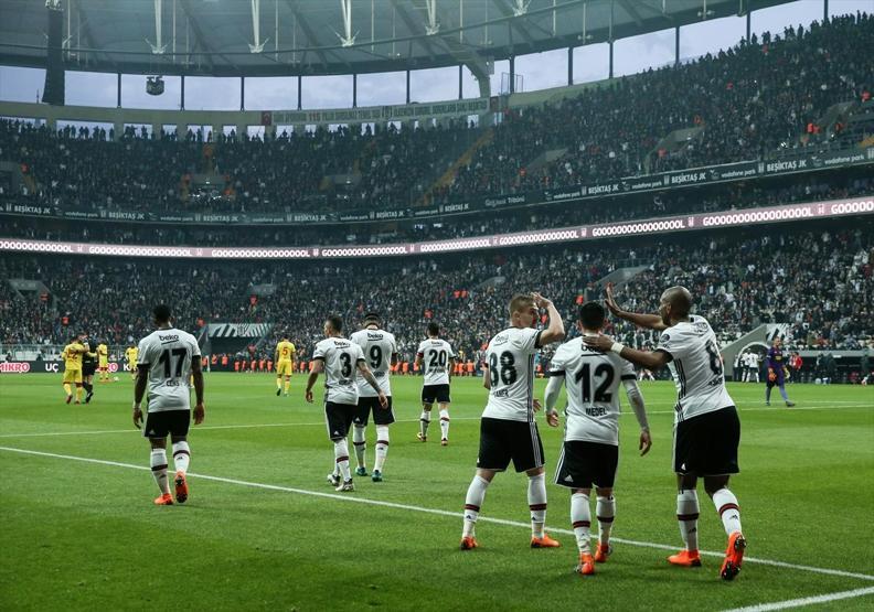 Beşiktaş, Göztepeye karşı gol oldu yağdı