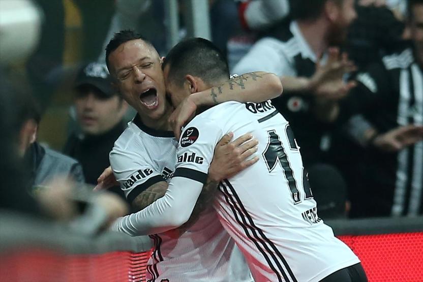 Beşiktaş, Göztepeye karşı gol oldu yağdı