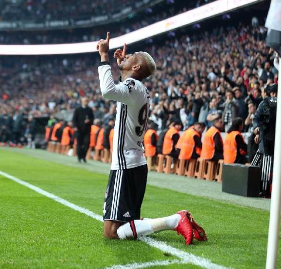 Beşiktaş, Göztepeye karşı gol oldu yağdı