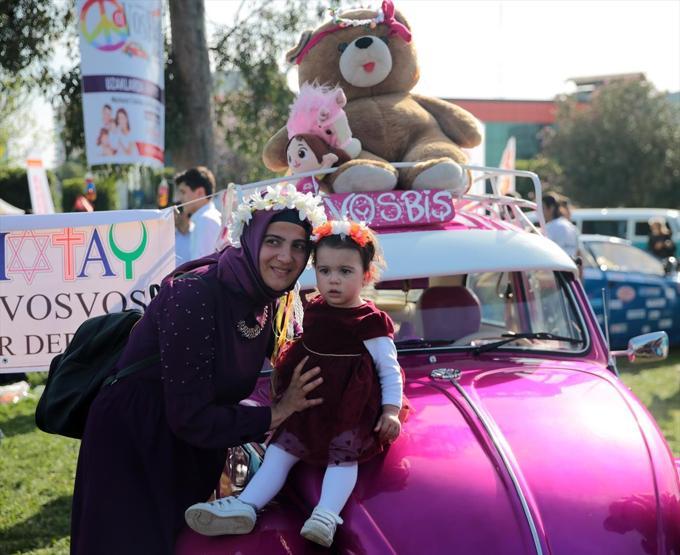 Portakal Çiçeği Karnavalı Adanayı renklendirdi